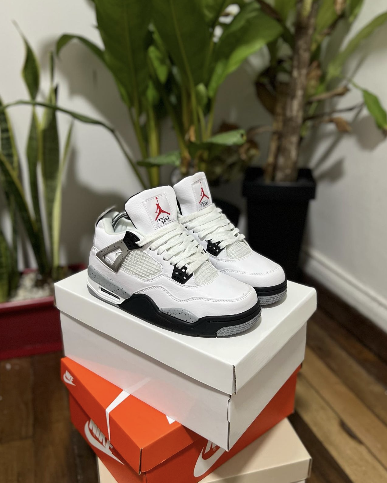 JORDAN RETRO BLANCO NEGRO